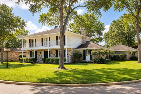 $372,000 | 347 Forest Lake Drive, Seabrook, TX 77586