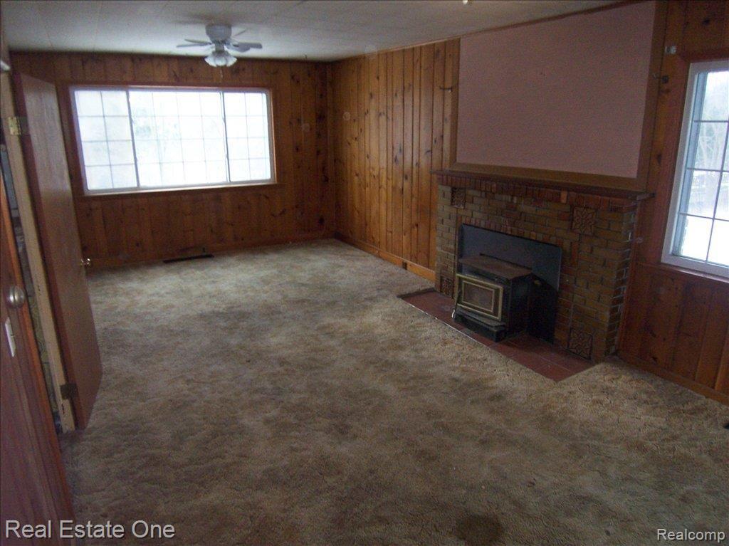 10443 Silver Lake Road Brighton, MI 48116 - Photo 10 of 12 Interior