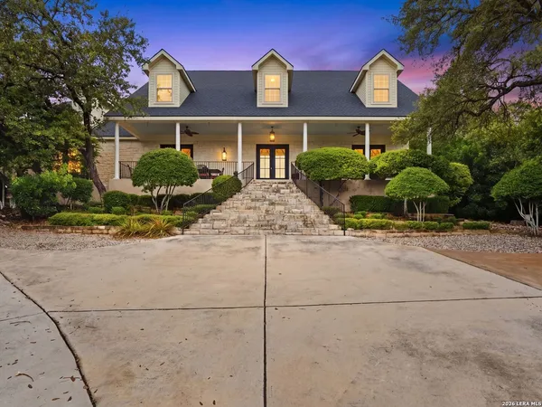 $999,000 | 173 Falling Hills, New Braunfels, TX 78132