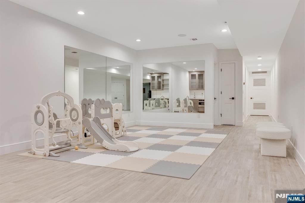 191 Nimitz Road Paramus, NJ 07652 - Photo 42 of 49