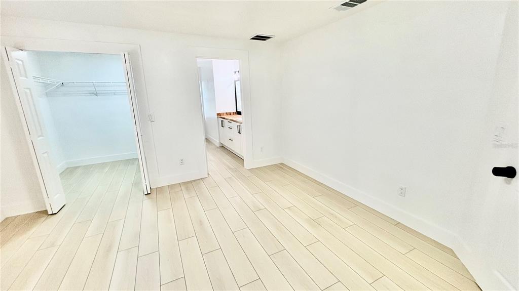 712 19th Street Orlando, FL 32805 - Photo 20 of 28 an empty room with wooden floor