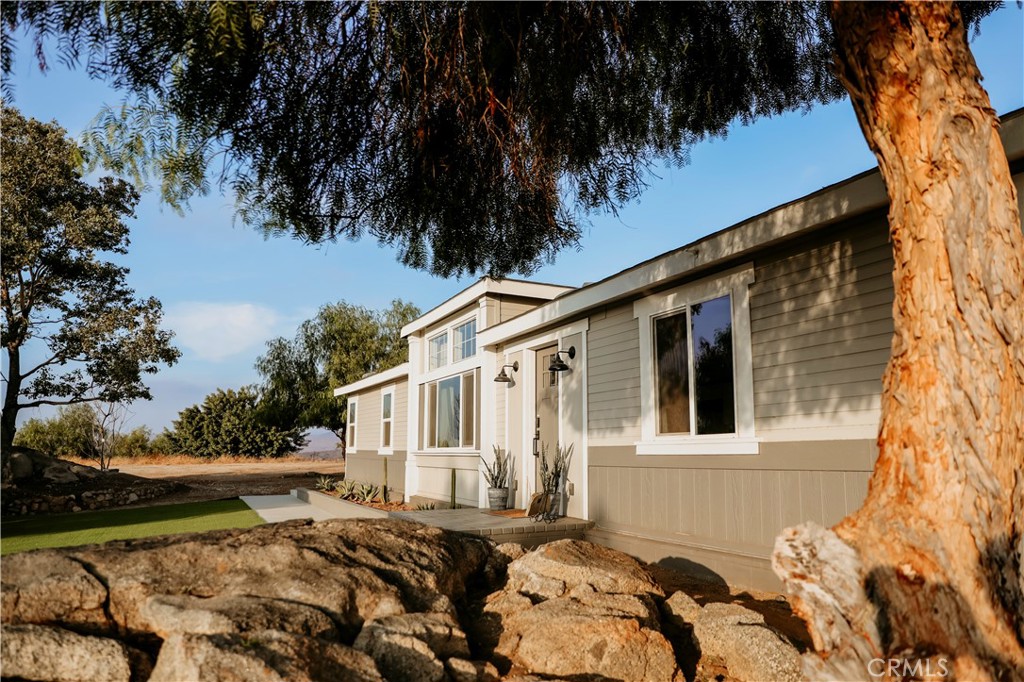 39220 Gray Squirrel Road Temecula, CA 92592 - Photo 4 of 67