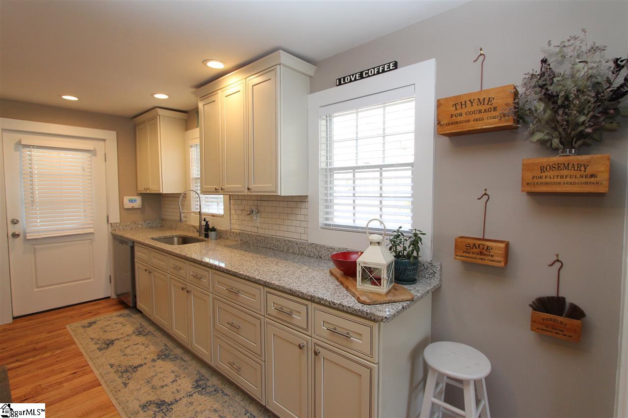 4 Hall Road Greenville, SC 29609 - Photo 4 of 28 Gallery Image 4