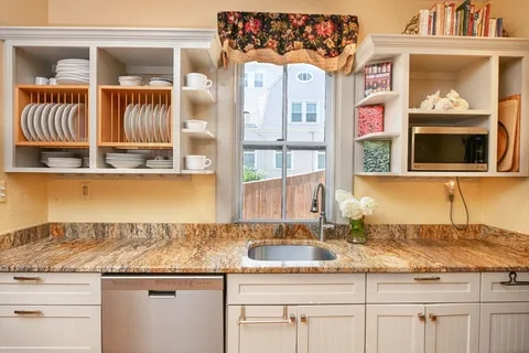 $819,900 | 97 Madison Street, New Bedford, MA 02740