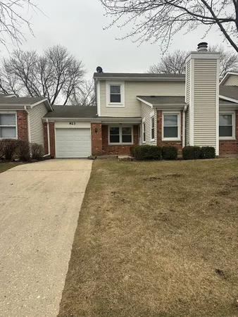 $315,000 | 923 Daniels Court, Hoffman Estates, IL 60169