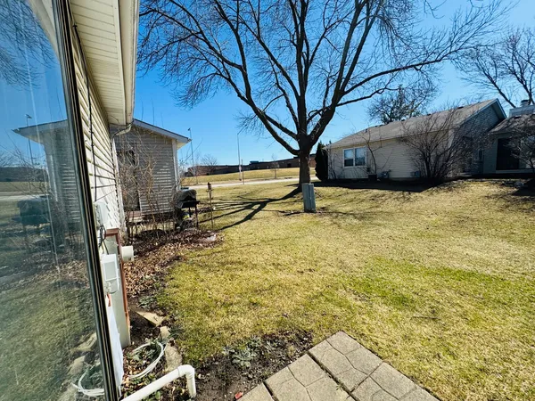 $315,000 | 923 Daniels Court, Schaumburg, IL 60169