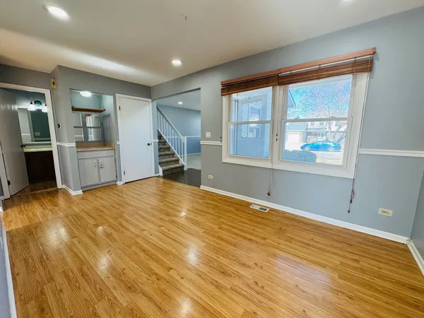 $315,000 | 923 Daniels Court, Schaumburg, IL 60169