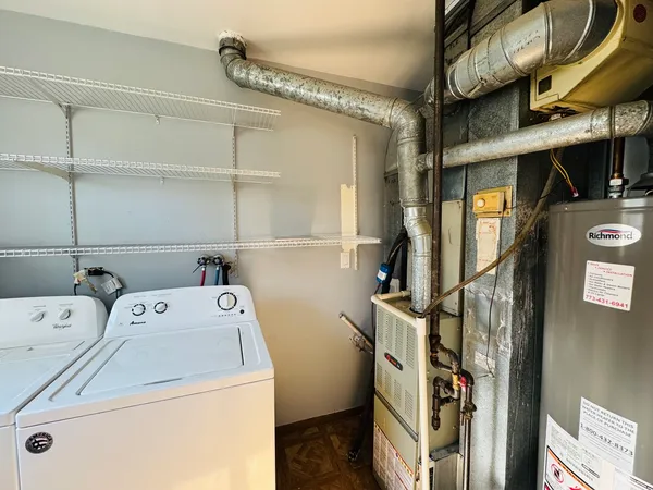 $315,000 | 923 Daniels Court, Schaumburg, IL 60169