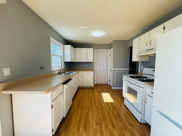 $315,000 | 923 Daniels Court, Schaumburg, IL 60169