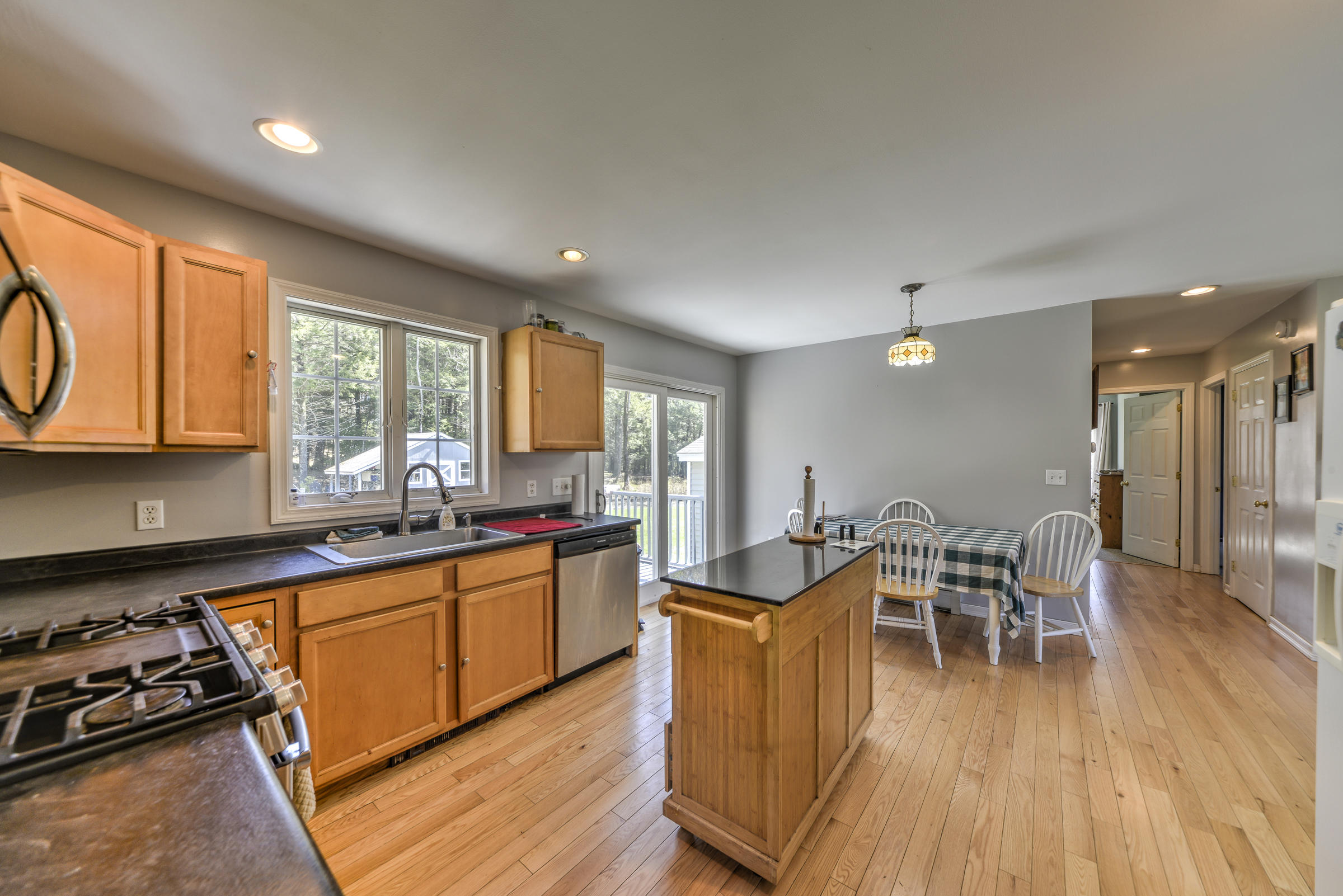 39 Genthner Way Topsham, ME 04086 - Photo 5 of 30 Lovely Light