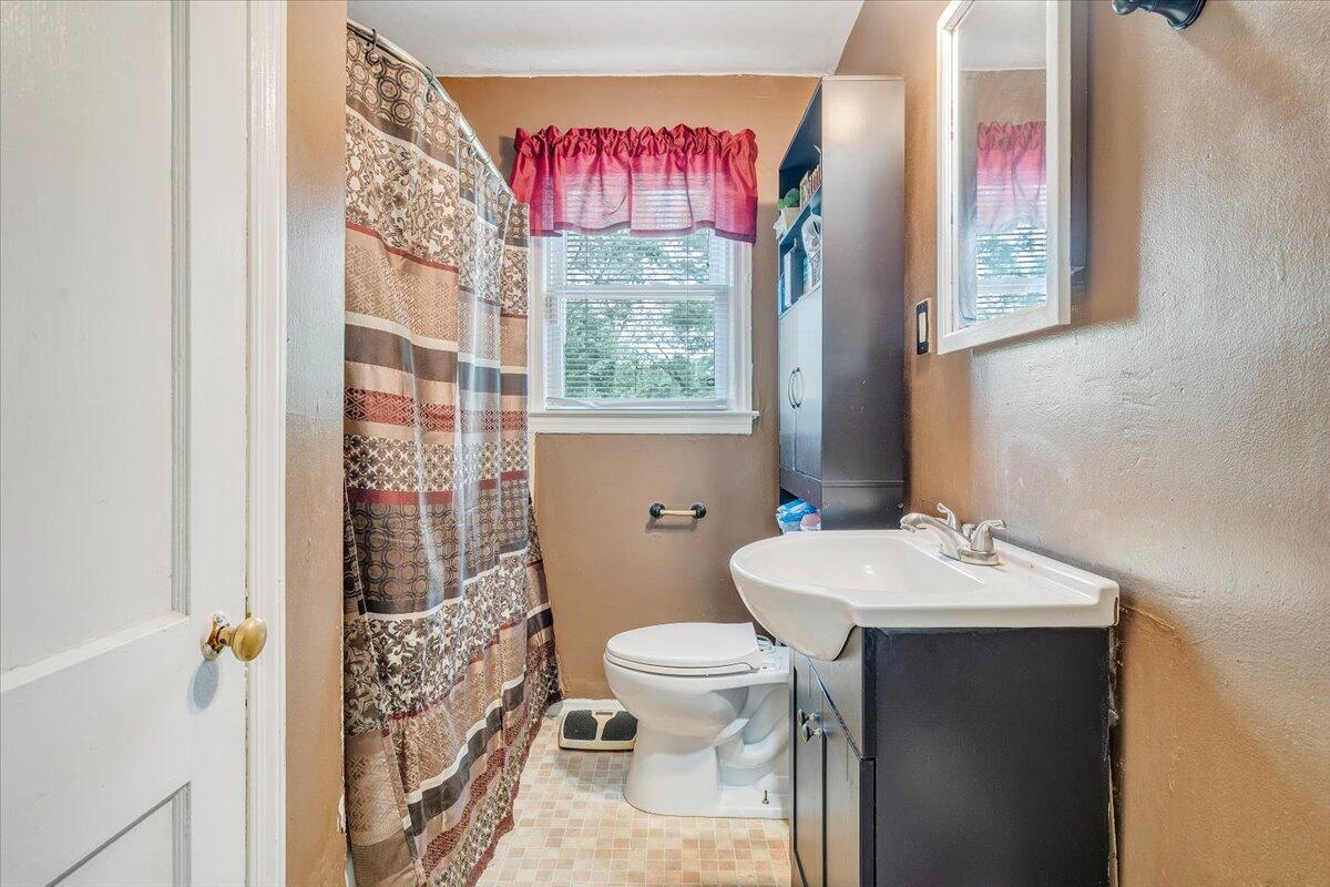 3305 Ventnor Road Southeast Roanoke, VA 24014 - Photo 16 of 69 16-MIB09141