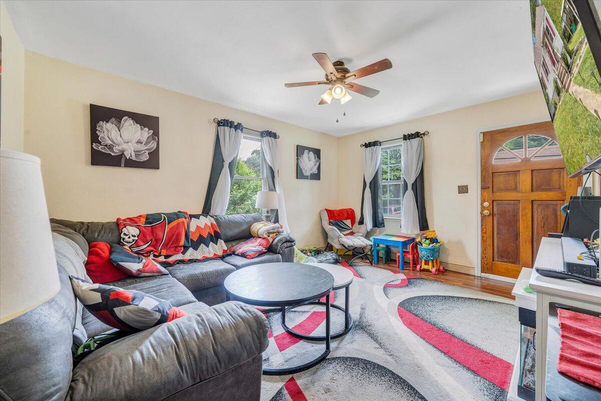 3305 Ventnor Road Southeast Roanoke, VA 24014 - Photo 2 of 69 02-MIB09165