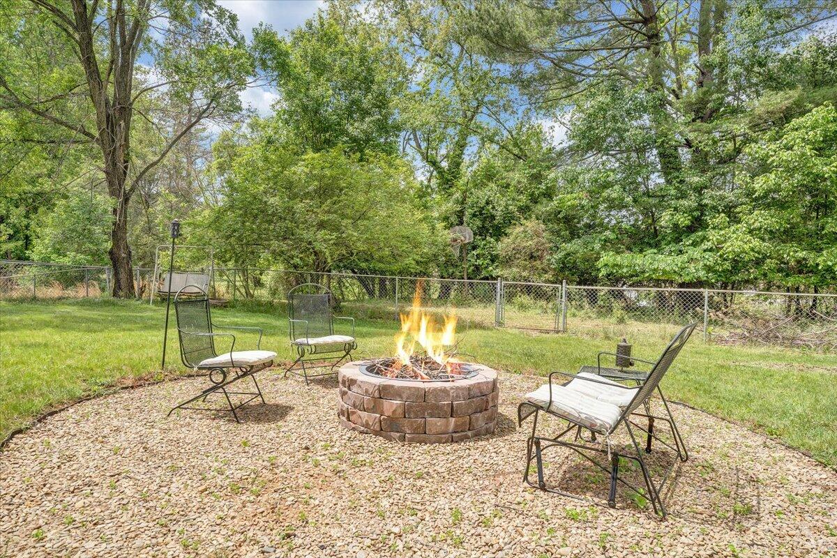 3305 Ventnor Road Southeast Roanoke, VA 24014 - Photo 27 of 69 27-MIB09213