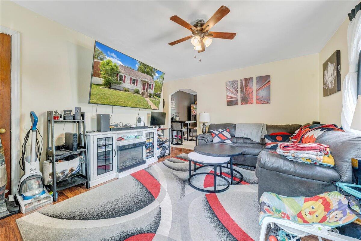 3305 Ventnor Road Southeast Roanoke, VA 24014 - Photo 4 of 69 04-MIB09174