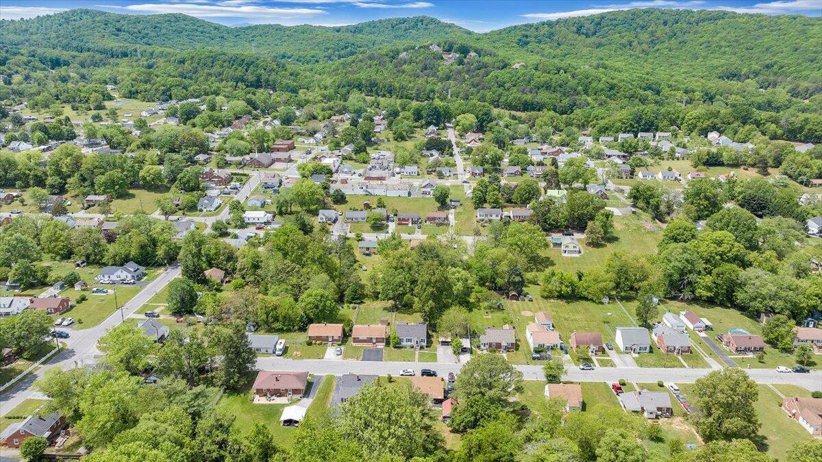3305 Ventnor Road Southeast Roanoke, VA 24014 - Photo 52 of 69 52-DJI_20250507113642_0177_D_MIB