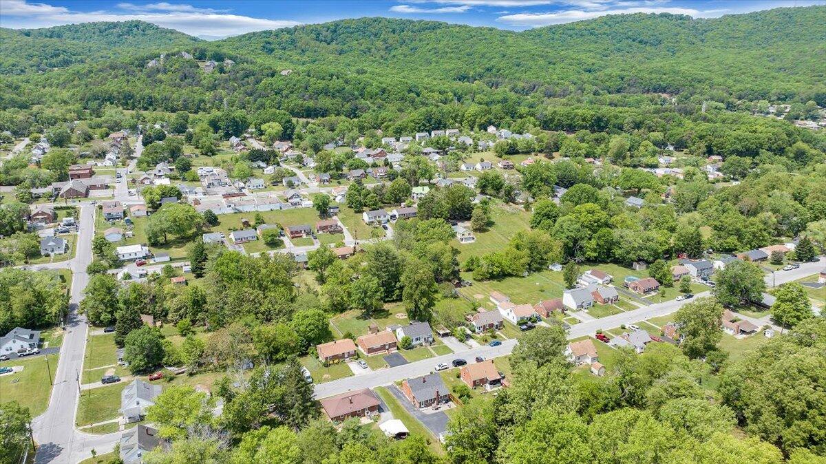 3305 Ventnor Road Southeast Roanoke, VA 24014 - Photo 53 of 69 53-DJI_20250507113655_0178_D_MIB