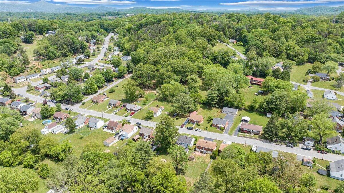 3305 Ventnor Road Southeast Roanoke, VA 24014 - Photo 55 of 69 55-DJI_20250507113831_0180_D_MIB