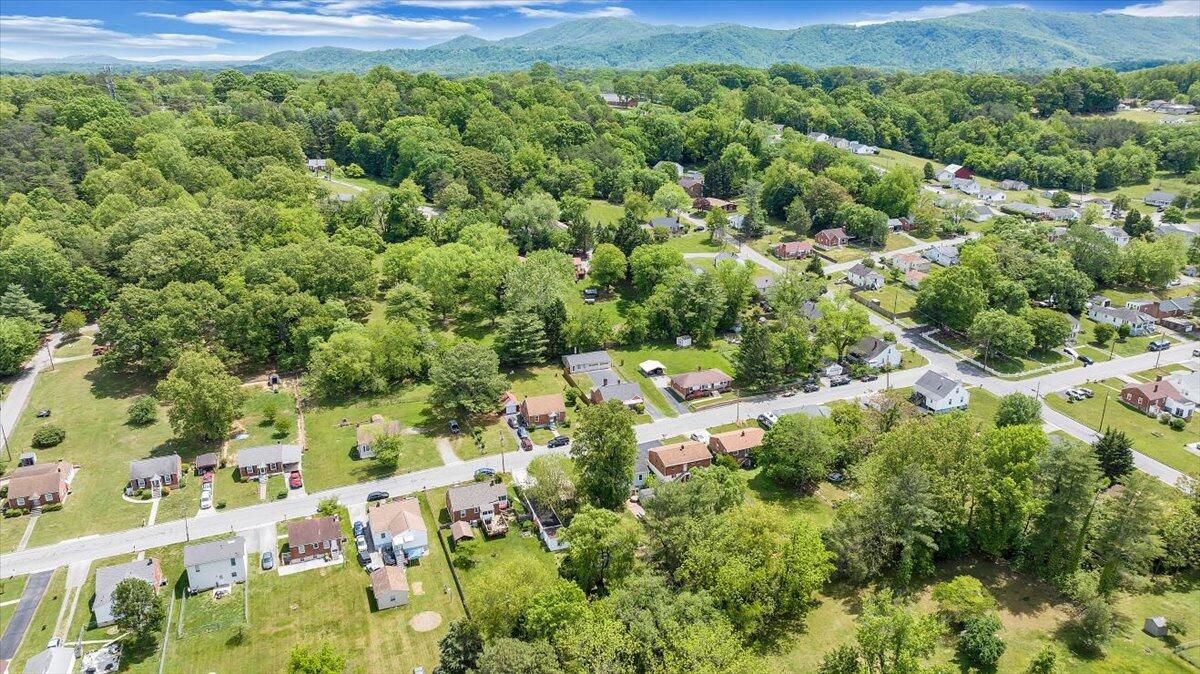 3305 Ventnor Road Southeast Roanoke, VA 24014 - Photo 57 of 69 57-DJI_20250507113858_0182_D_MIB