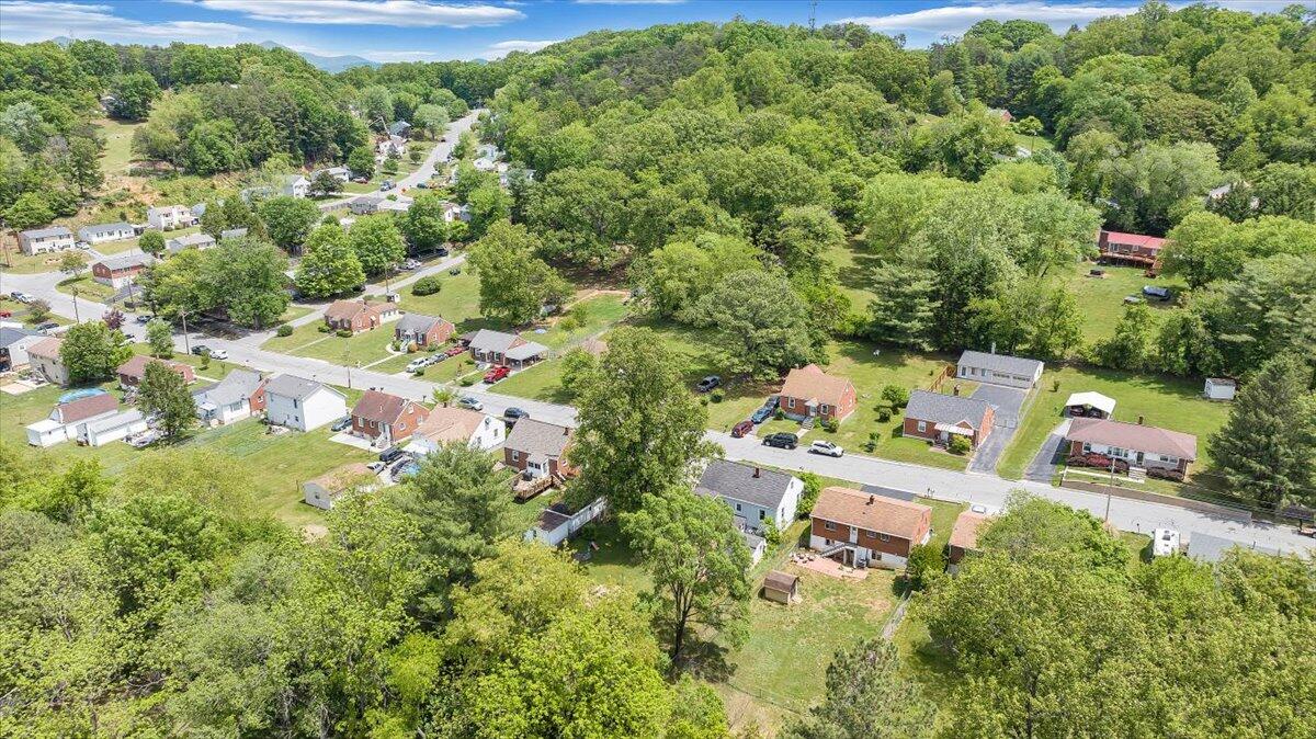 3305 Ventnor Road Southeast Roanoke, VA 24014 - Photo 58 of 69 58-DJI_20250507113930_0183_D_MIB