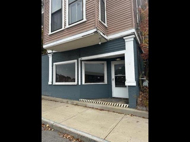 25 High Street Somersworth, NH 03878 - Photo 3 of 19