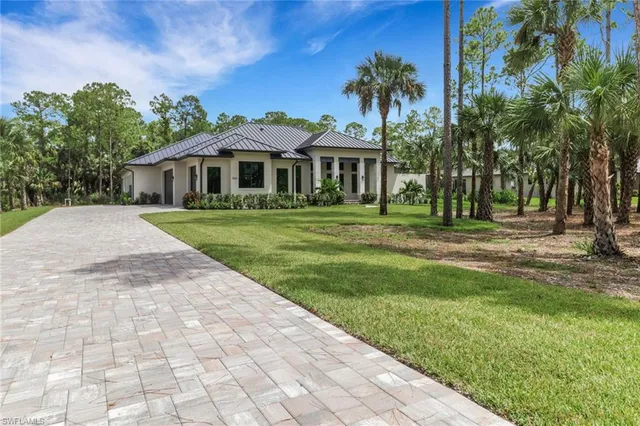 $2,250,000 | 524 13th Street Southwest, Naples, FL 34117