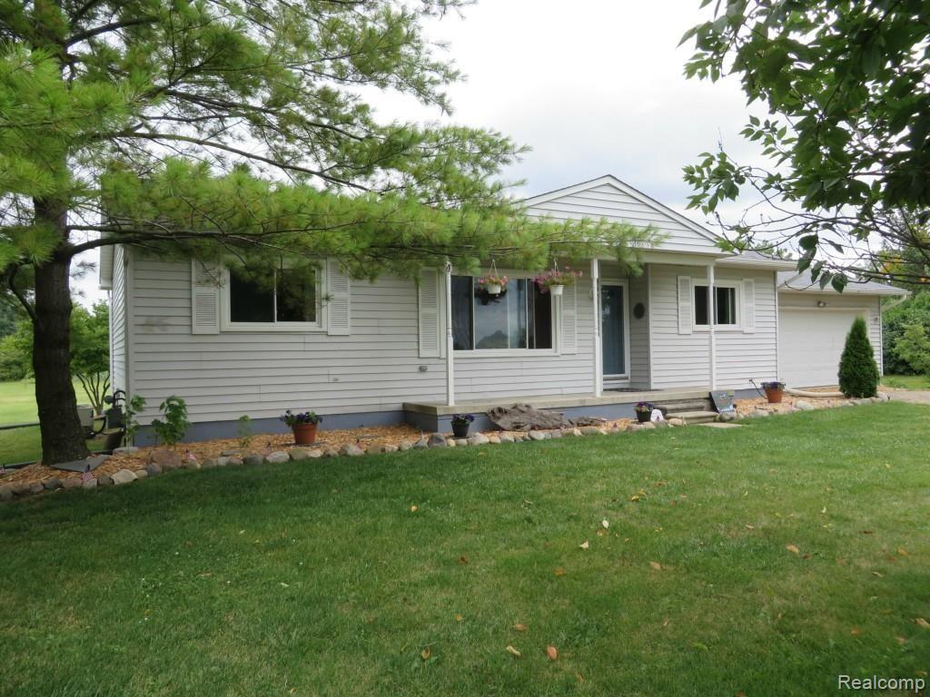 67430 Haven Ridge Road New Haven, MI 48050 - Photo 4 of 28 Front left close.jpg