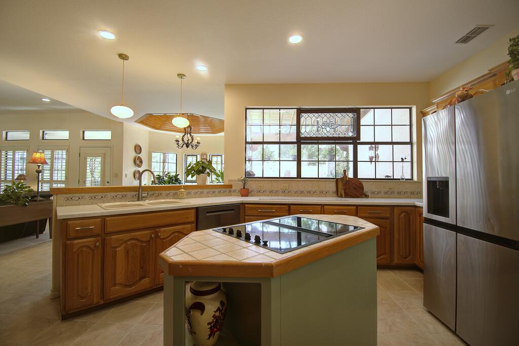 236 Rimrock Circle West Ingram, TX 78025 - Photo 14 of 49 Kitchen