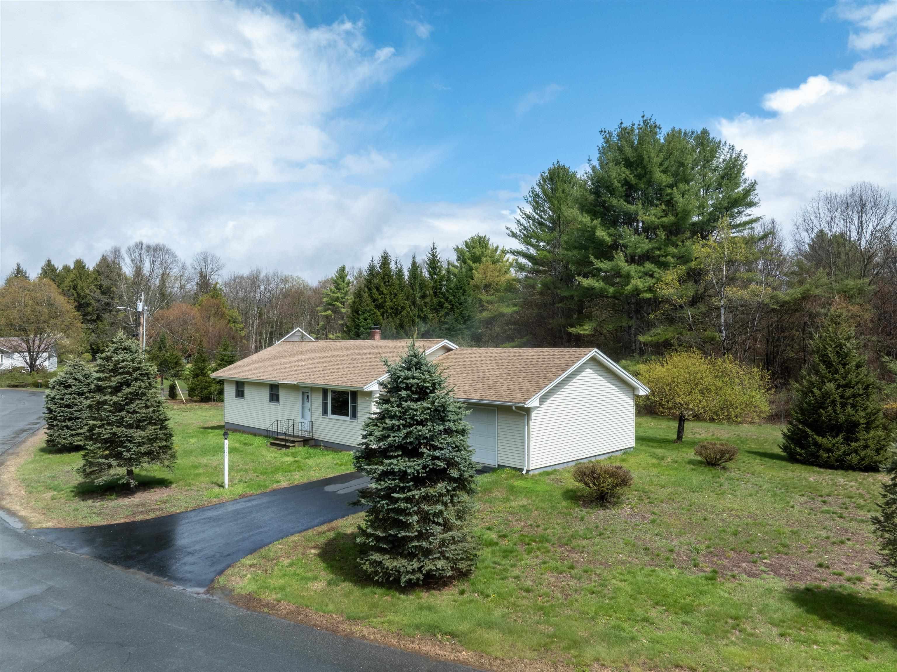 31 Northfield Drive Springfield, VT 05150 - Photo 2 of 41