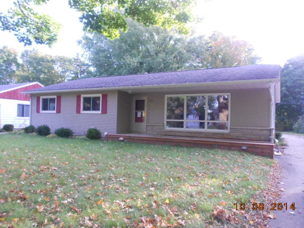 511 North Douglas Avenue Three Rivers, MI 49093 - Photo 1 of 13 DSCN7919