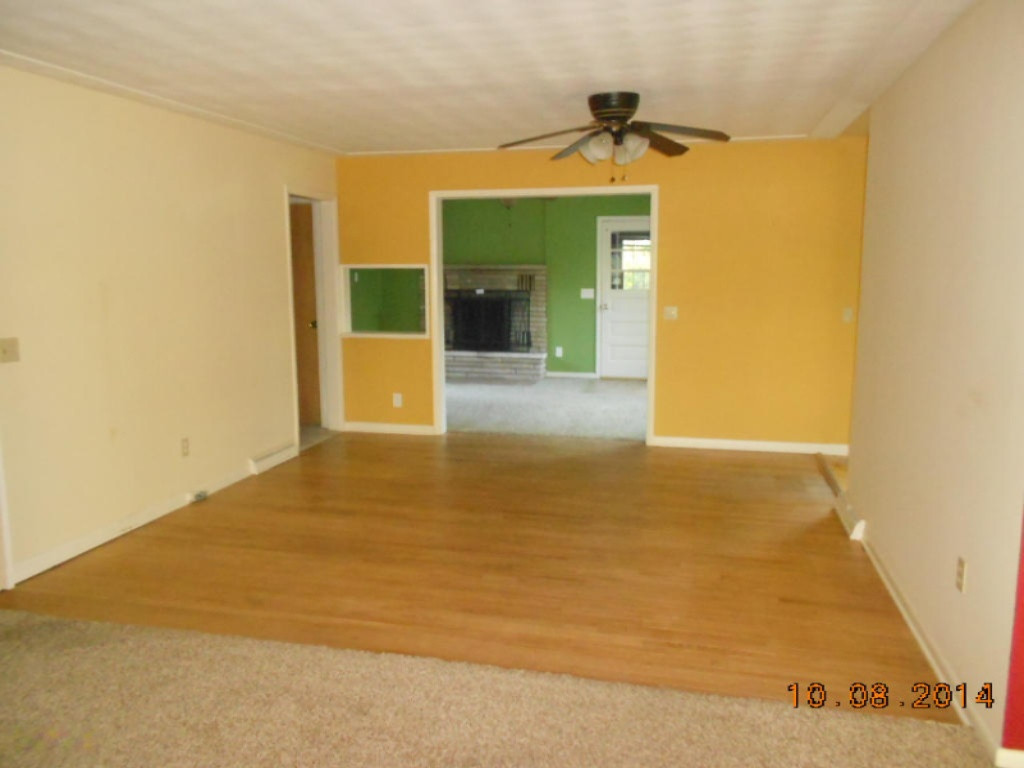 511 North Douglas Avenue Three Rivers, MI 49093 - Photo 3 of 13 DSCN7896