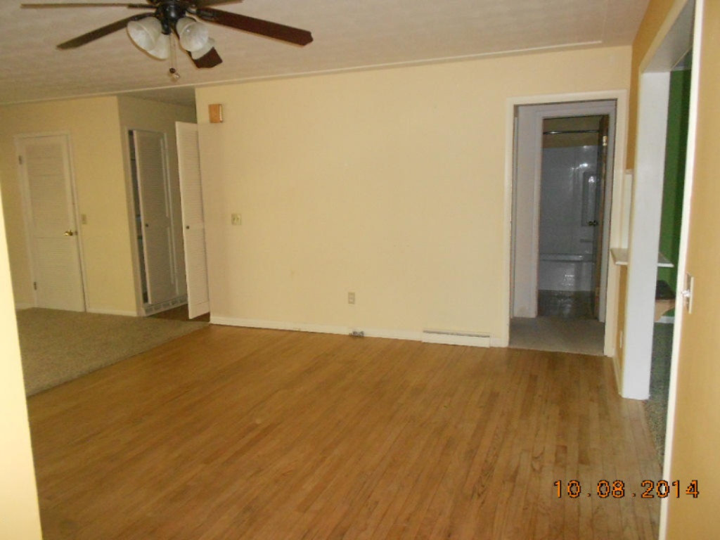 511 North Douglas Avenue Three Rivers, MI 49093 - Photo 5 of 13 DSCN7899