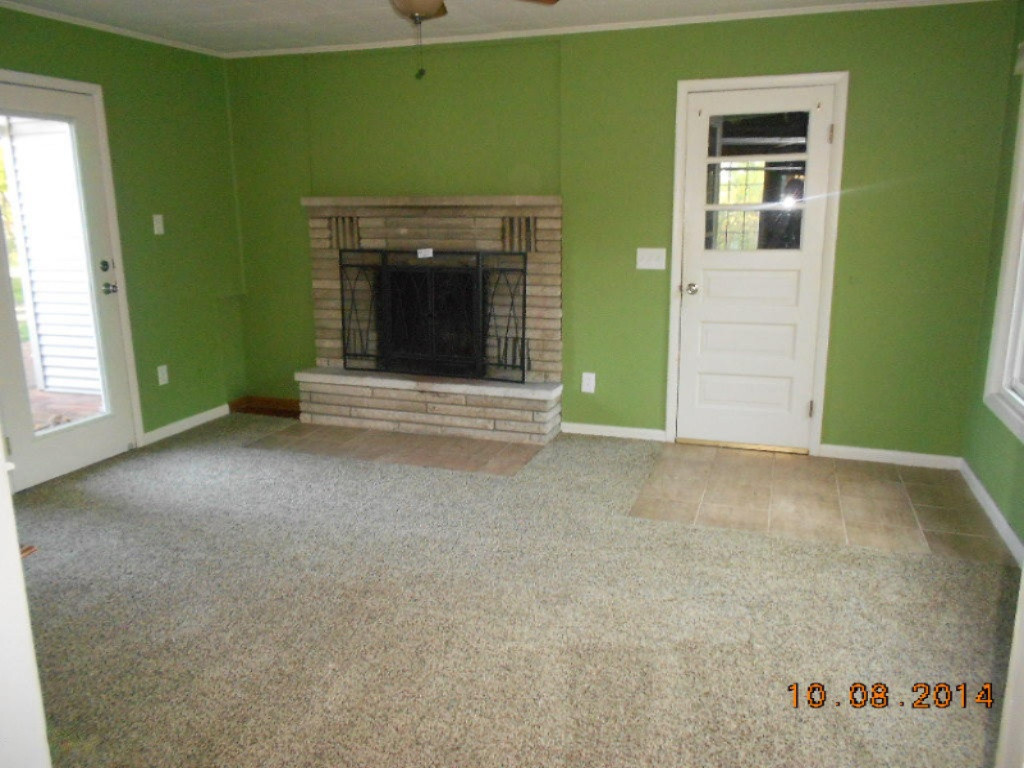 511 North Douglas Avenue Three Rivers, MI 49093 - Photo 6 of 13 DSCN7900