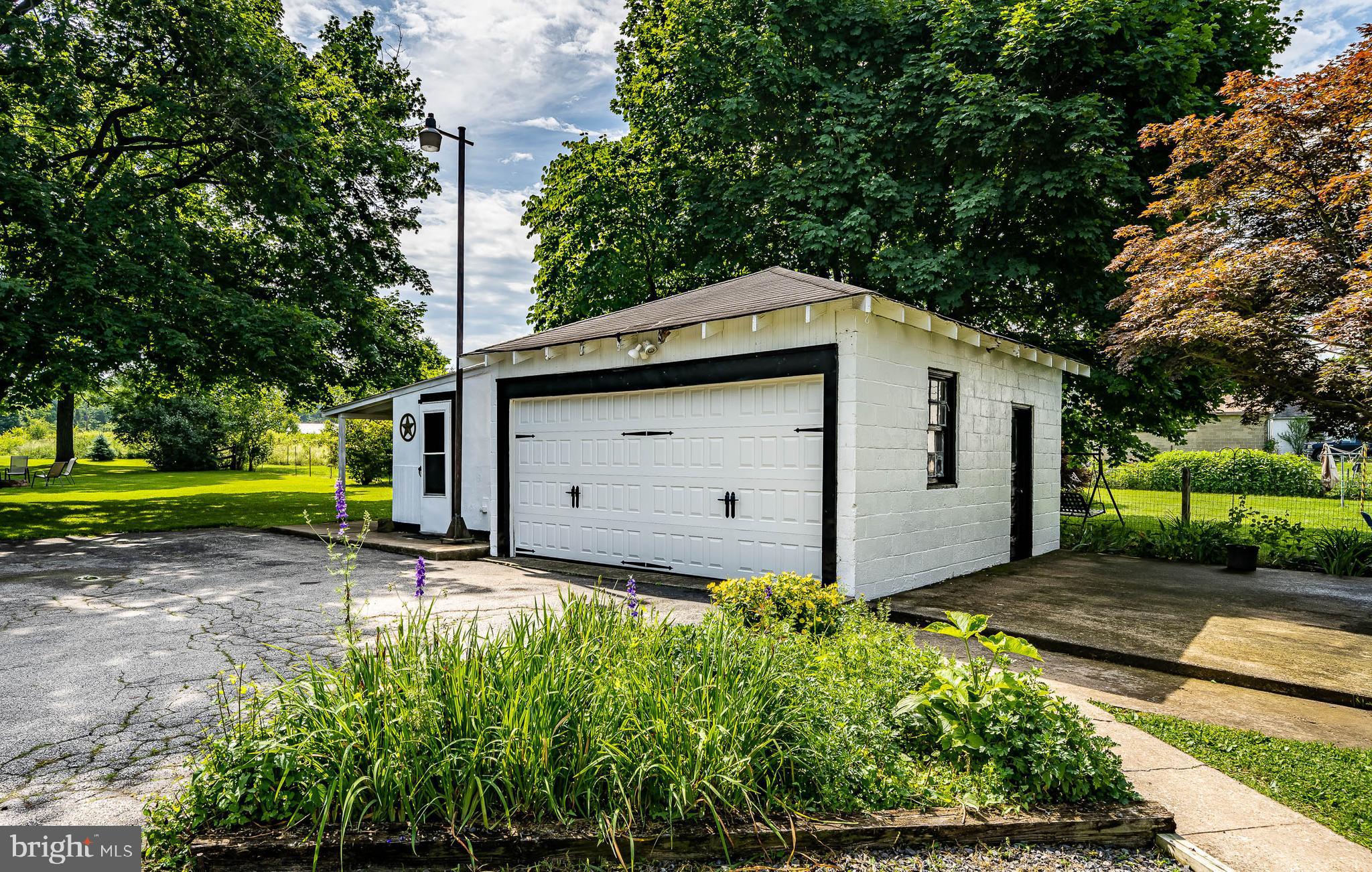 53 Prizer Road Phoenixville, PA 19460 - Photo 38 of 48 2 Car Garage