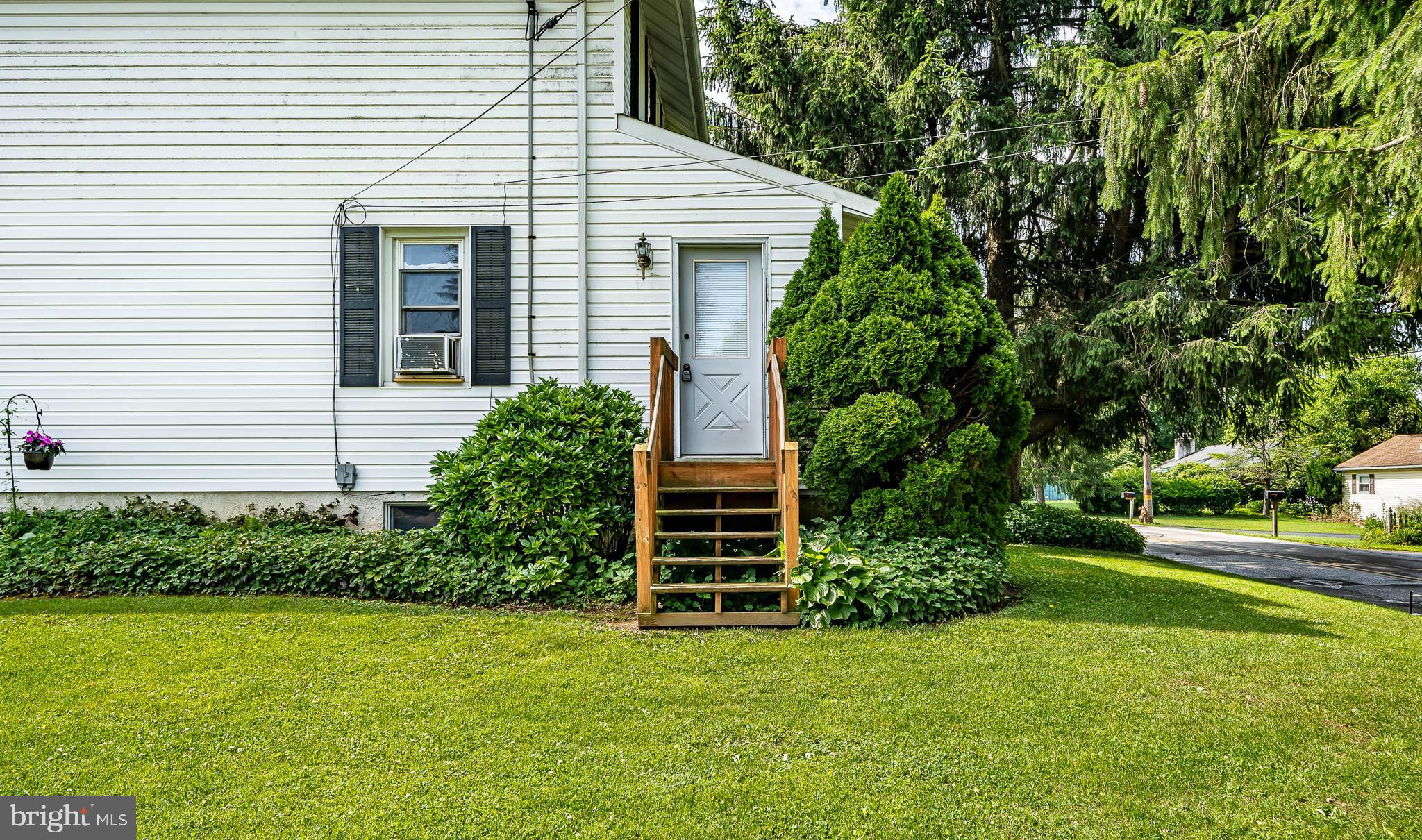 53 Prizer Road Phoenixville, PA 19460 - Photo 4 of 48