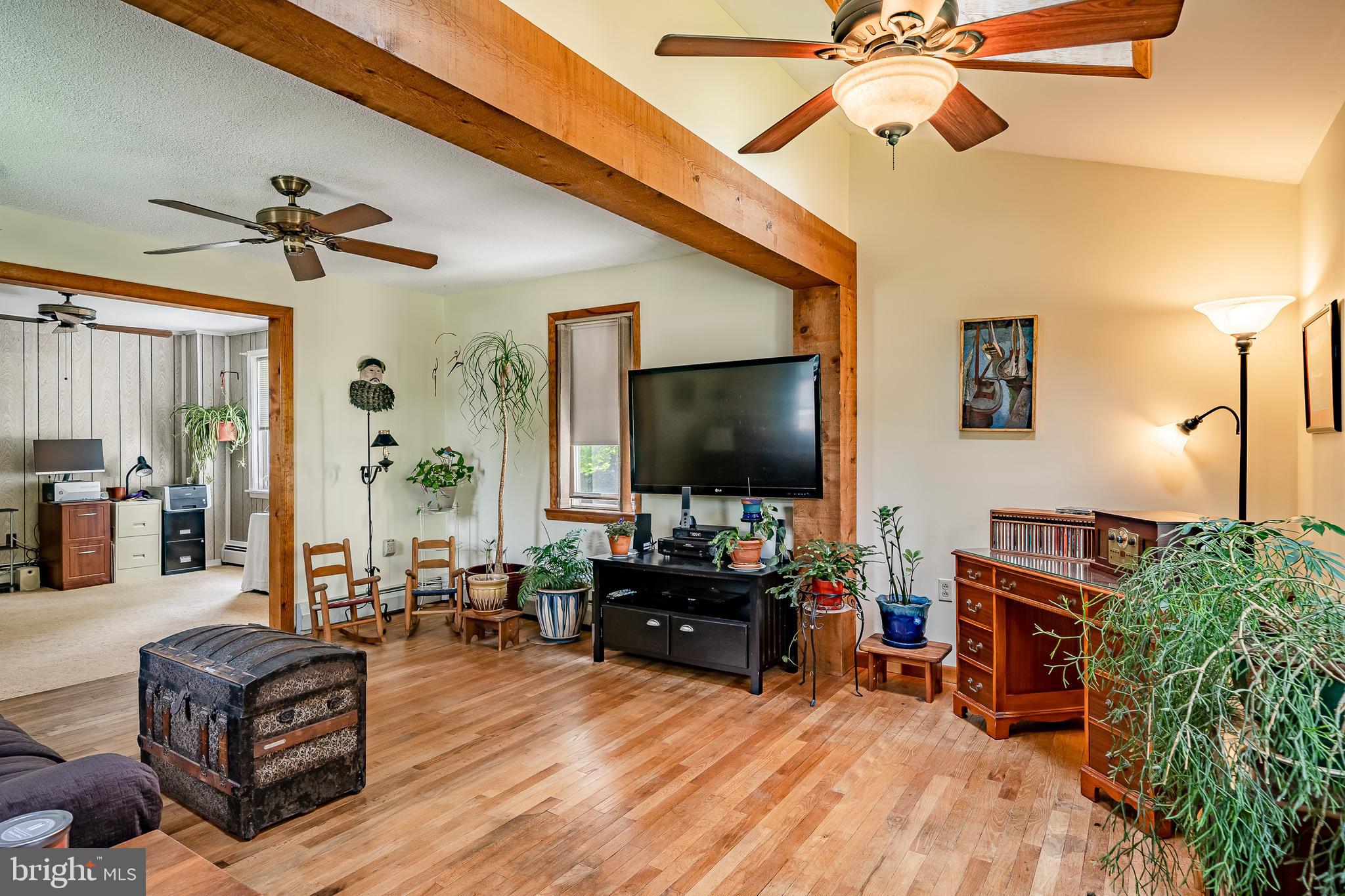 53 Prizer Road Phoenixville, PA 19460 - Photo 8 of 48 Living room