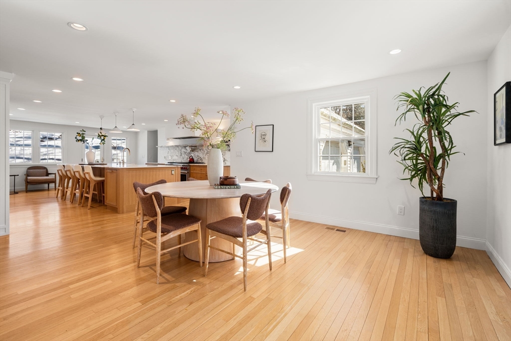 141 Hampshire Road Wellesley, MA 02481 - Photo 7 of 33 Gallery Image 7