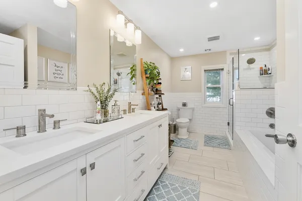 $4,500 | 1045 Washington Street, Unit 1, Newton, MA 02465