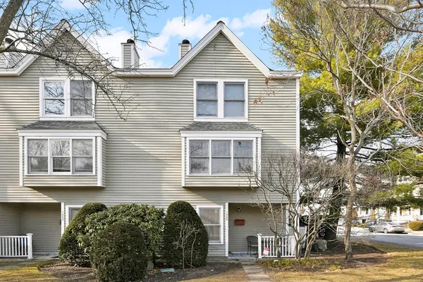 $4,500 | 1045 Washington Street, Unit 1, Newton, MA 02465