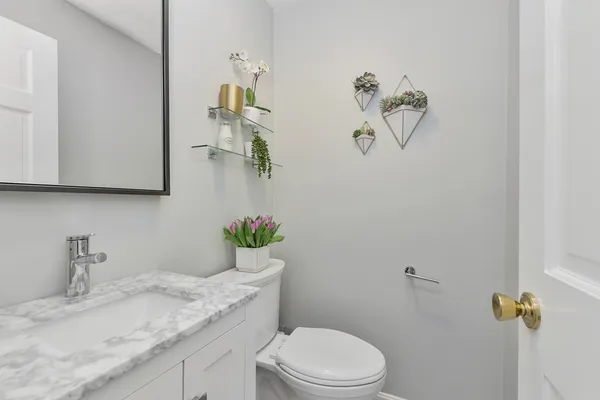 $4,500 | 1045 Washington Street, Unit 1, Newton, MA 02465