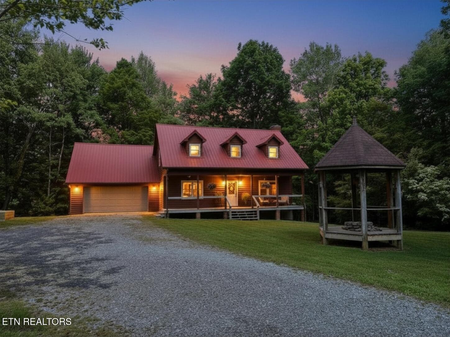 320 Reed Place Monterey, TN 38574 - Photo 2 of 33
