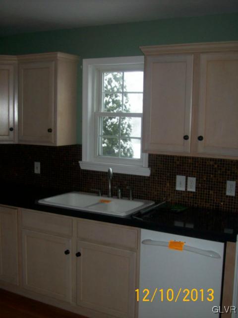 3945 Devonshire Road Bethlehem, PA 18020 - Photo 2 of 12 Gallery Image 2