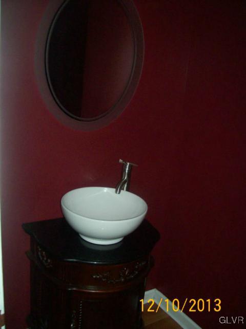 3945 Devonshire Road Bethlehem, PA 18020 - Photo 8 of 12 Gallery Image 8