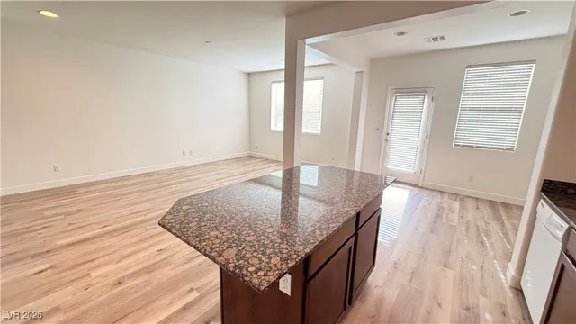 $2,000 | 7375 Benlomond Avenue, Las Vegas, NV 89179