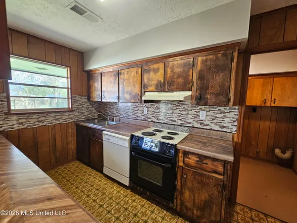 $199,900 | 703 South Forest Avenue, Long Beach, MS 39560