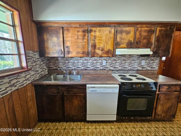 $199,900 | 703 South Forest Avenue, Long Beach, MS 39560