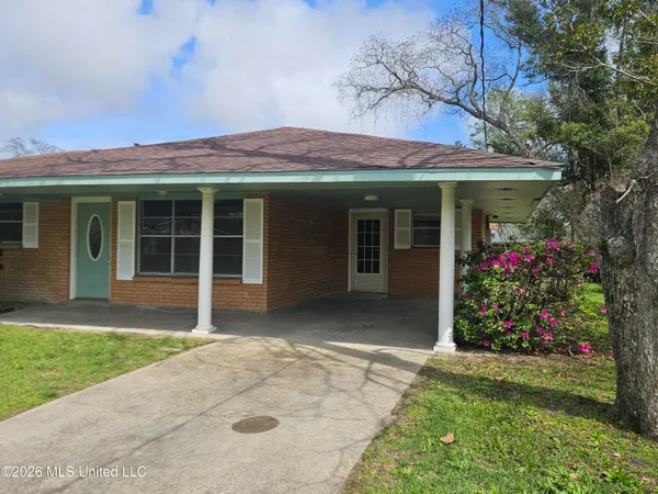 $199,900 | 703 South Forest Avenue, Long Beach, MS 39560