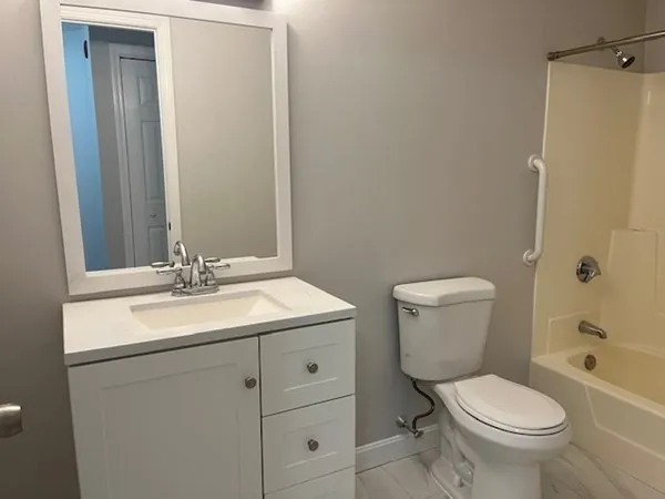 $3,200 | 8 Ledgewood Way, Unit 10, Peabody, MA 01960