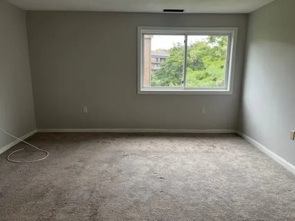 $3,200 | 8 Ledgewood Way, Unit 10, Peabody, MA 01960