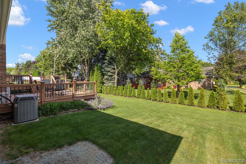 2093 Cumberland Road Rochester Hills, MI 48307 - Photo 5 of 58