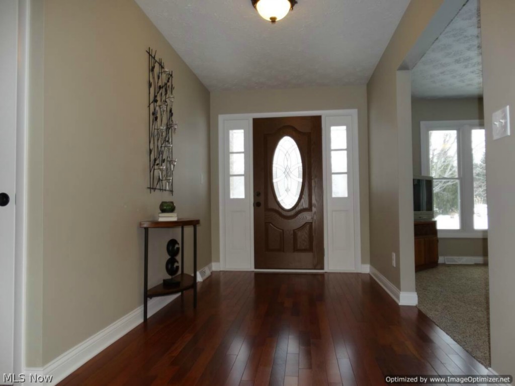 6466 Indian Point Road Painesville, OH 44077 - Photo 3 of 25 Gallery Image 3